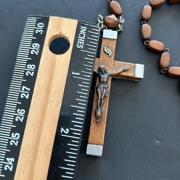FRANCE ROSARY WOOD NECKLACE - Picture 5 of 6